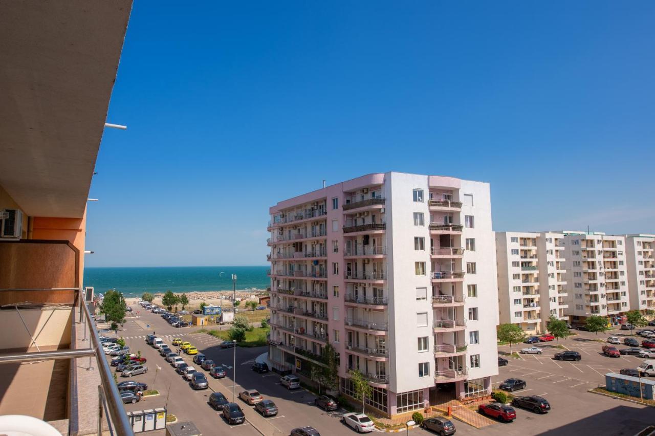 Summerland Sea-View Luxury Apartment Мамая Екстериор снимка