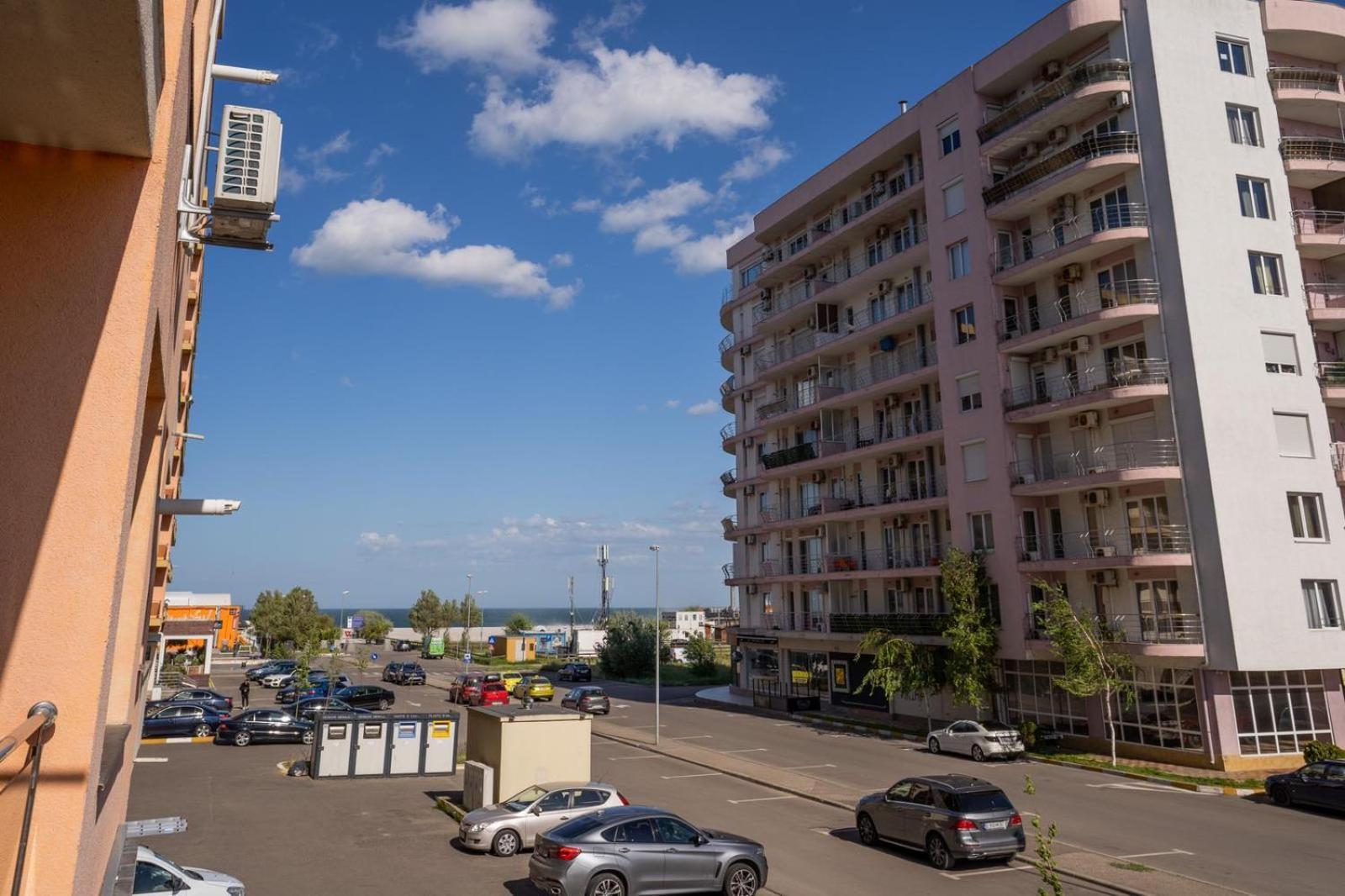 Summerland Sea-View Luxury Apartment Мамая Екстериор снимка