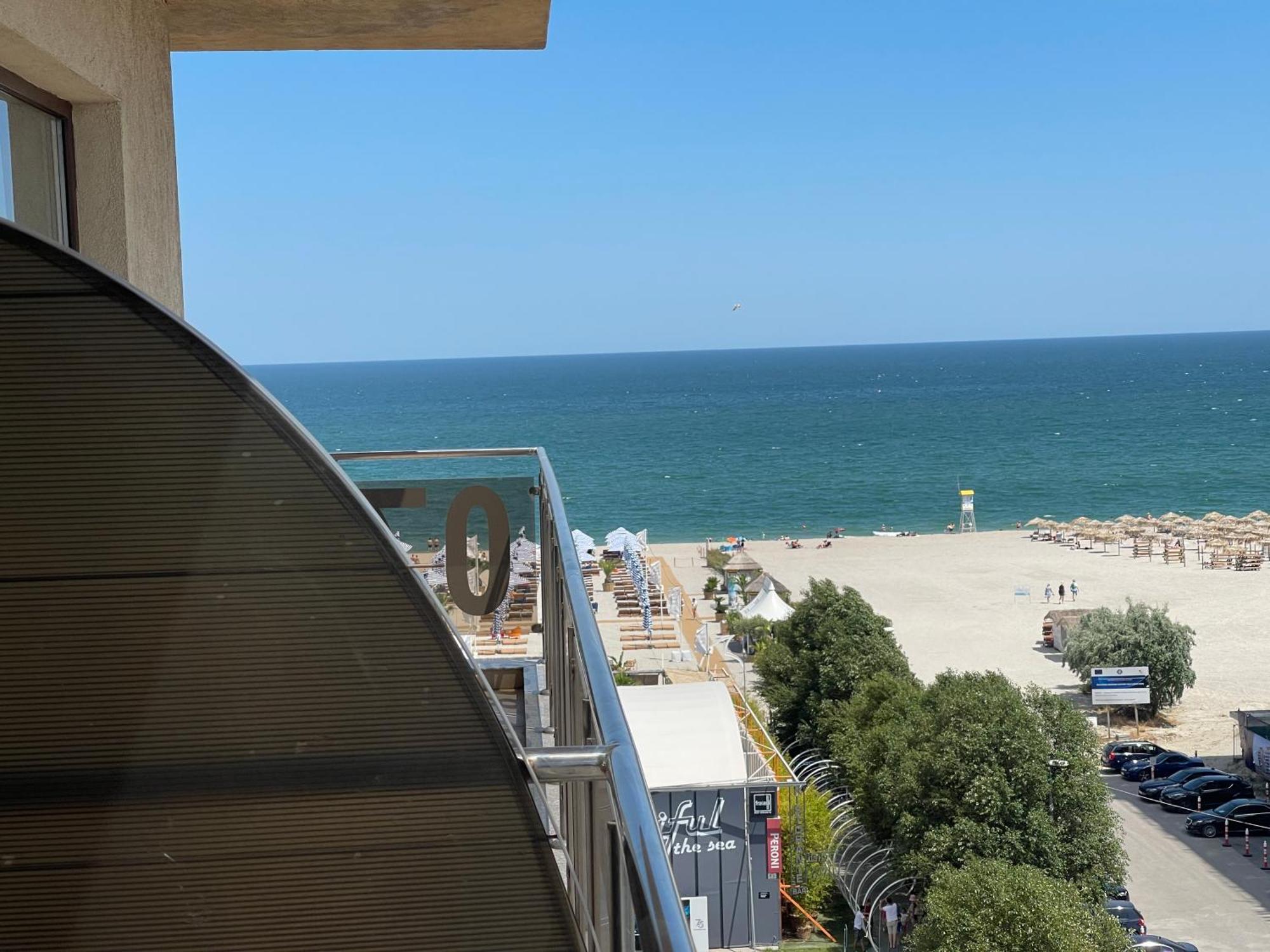 Summerland Sea-View Luxury Apartment Мамая Екстериор снимка