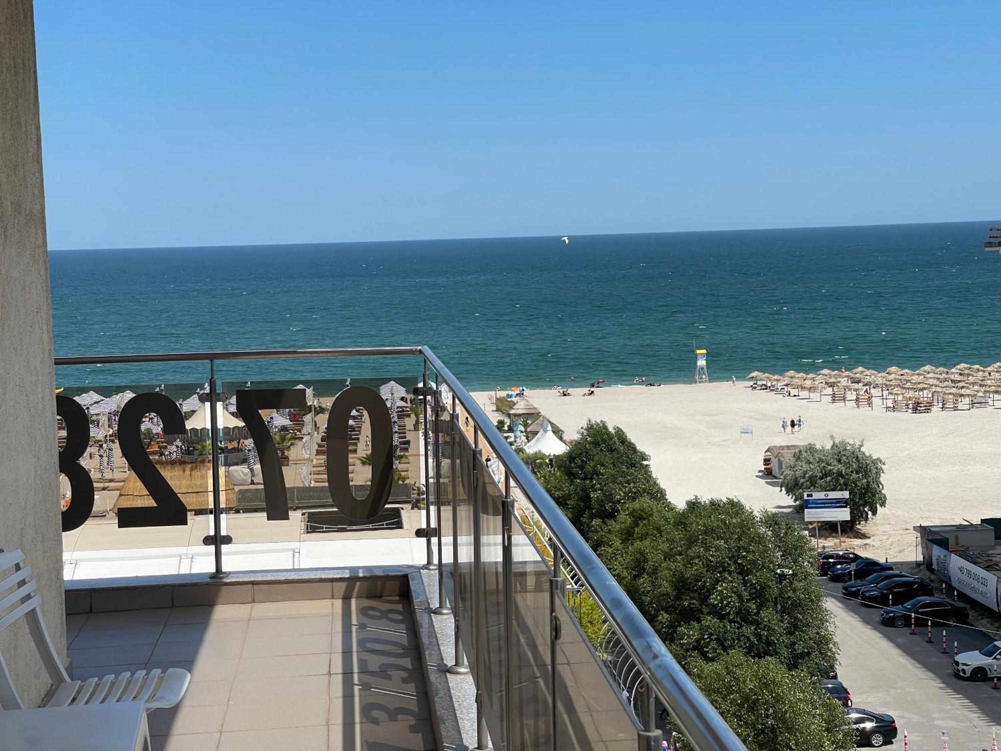 Summerland Sea-View Luxury Apartment Мамая Екстериор снимка